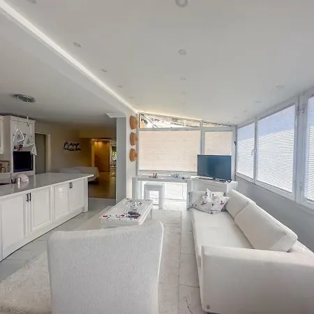 Oezel Huzurlu فيلة *