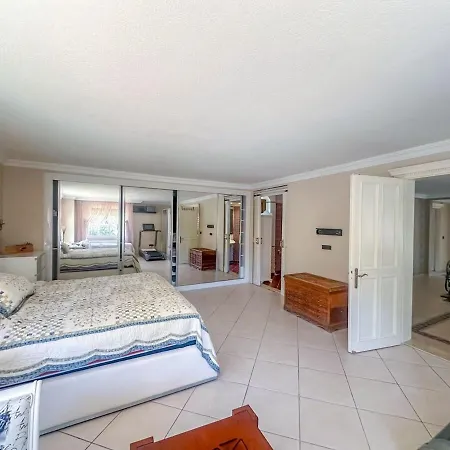 فيلة Oezel Huzurlu